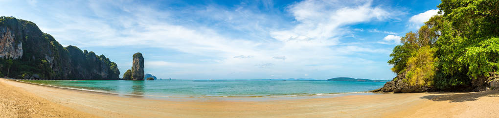 泰国甲米澳排 Plong 海滩全景