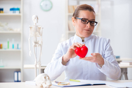 心脏病专家图片