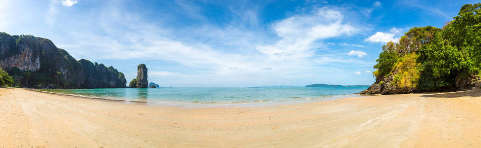 泰国甲米澳排 Plong 海滩全景