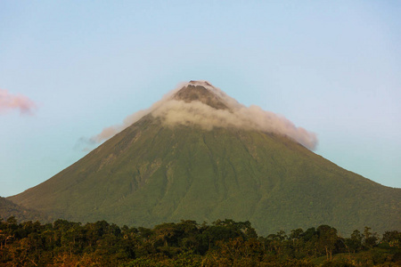 在哥斯达黎加, 中美洲的风景阿雷纳尔火山