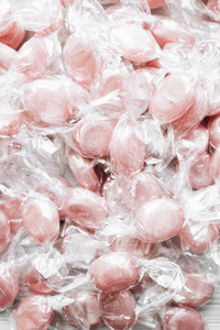 一堆小粉色糖果