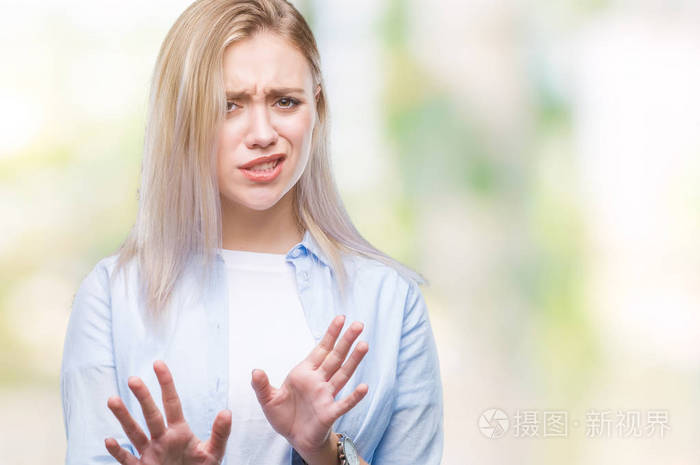 不高兴和害怕做厌恶的脸, 因为反感反应