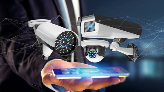 使用带有安全摄像头系统和网络连接的智能手机的商人的视图3d 渲染