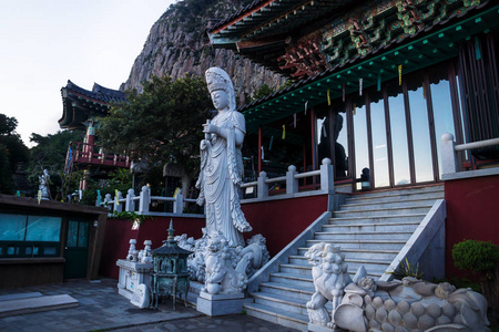 Statua 在 Sanbanggulsa 寺日落后, 三浜ro, 韩国济州岛