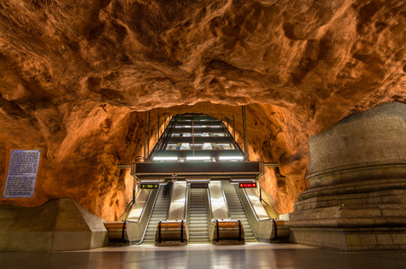 内部的 radhuset 车站，斯德哥尔摩地铁