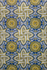 由瓷砖制成的蓝色和黄色葡萄牙马赛克