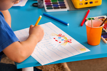 小学生画画图片-小学生画画素材-小学生画画插画-摄图新视界