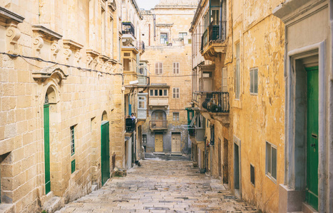 马耳他, 瓦莱塔。传统狭窄的街道与台阶在市中心