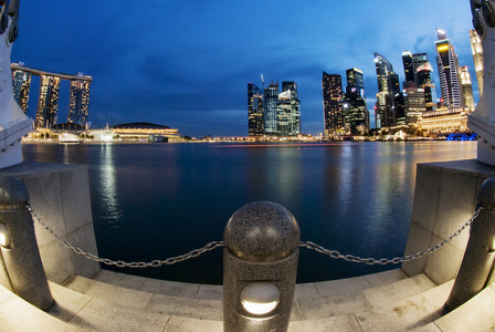 新加坡市中弹蓝色小时