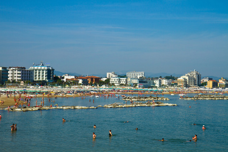 海岸和沙滩海滨 romagnola，意大利的卡托利卡