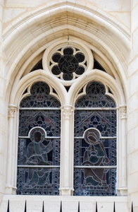 在巴黎的哥特式窗口