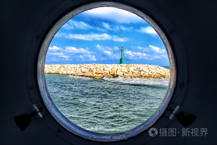 从船舶舷窗海景灯笼