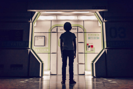 男孩的天空空间图片