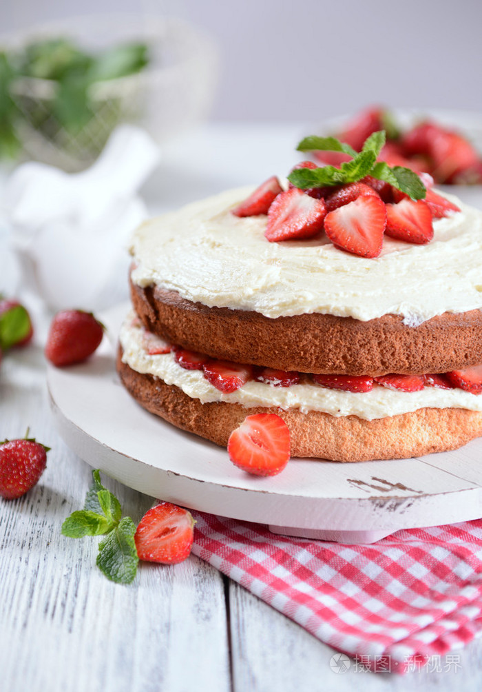 美味的饼干蛋糕草莓
