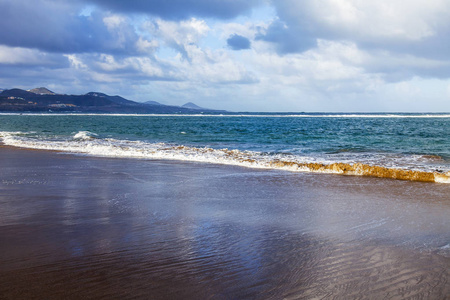 太平洋海湾的风景如画的海岸线