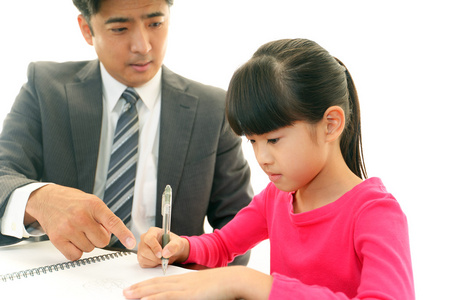 老师与学习的女孩