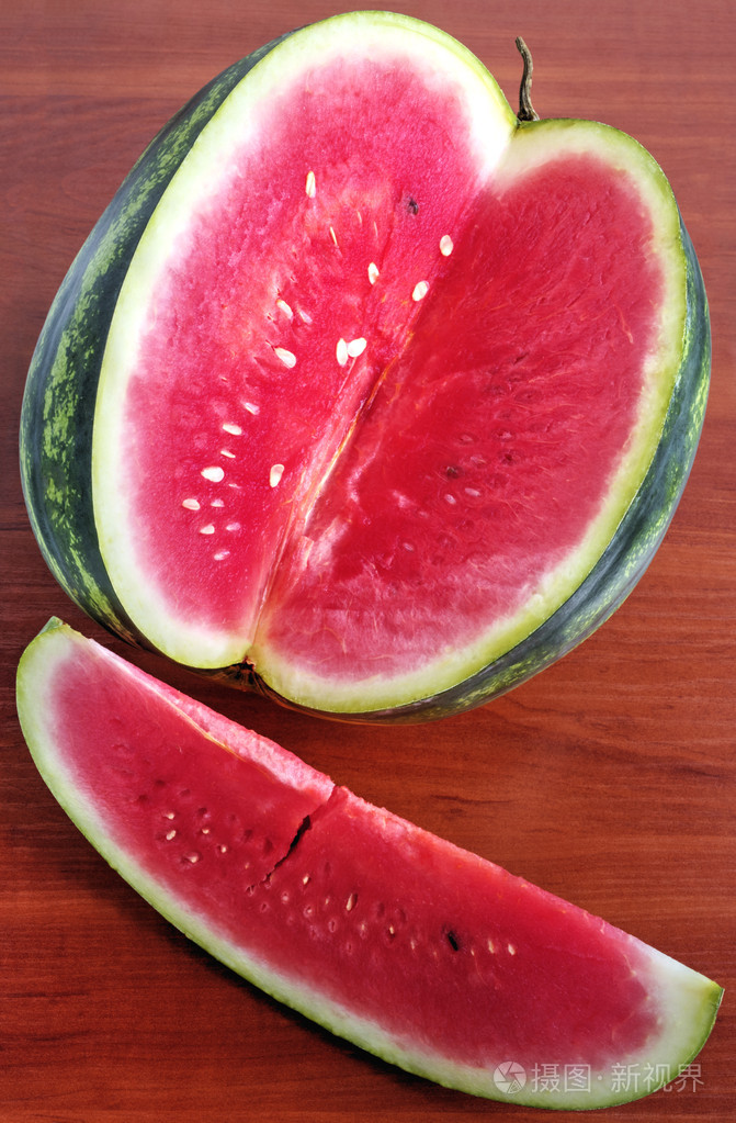 桌上的西瓜