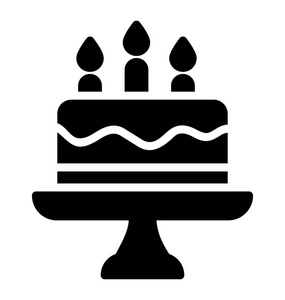 带皮皮巧克力和蜡烛的生日蛋糕