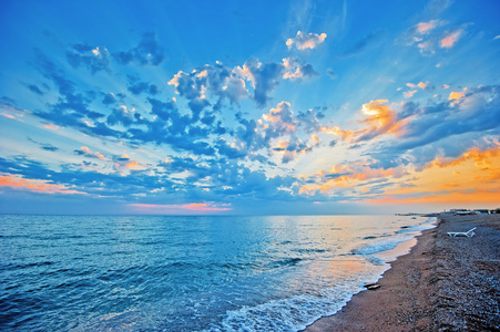 夕阳天空在海，沙滩海滩