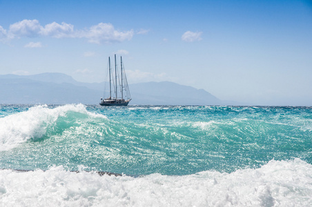 在海上暴风雨中 sailship