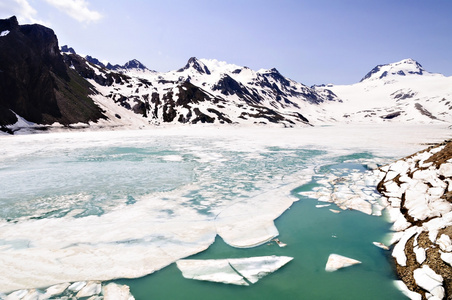 湖 lago dei sabbioni，山谷省 formazza