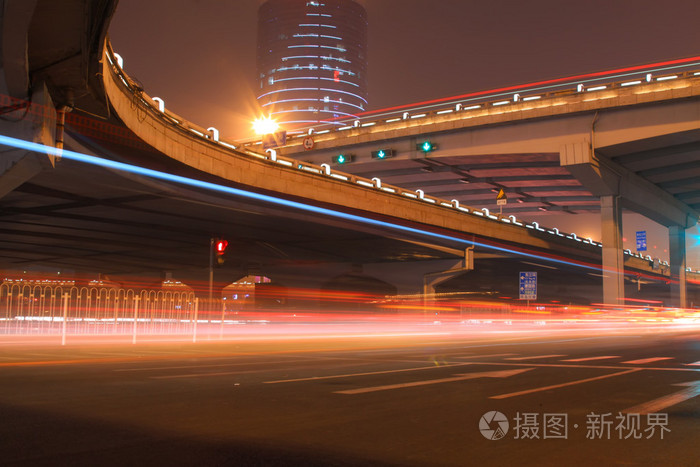 有红绿灯的城市场景