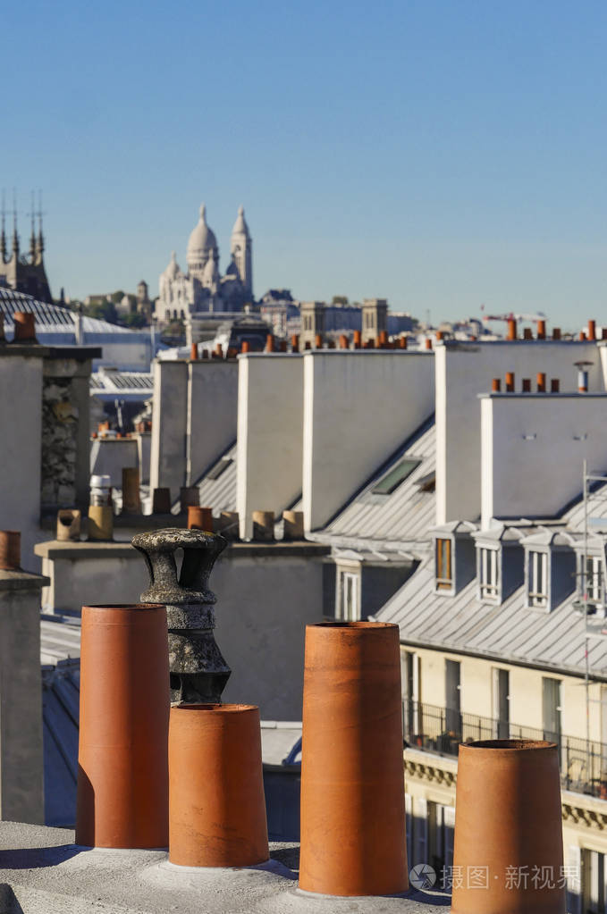 巴黎的屋顶和它的烟囱下云天空法国欧洲