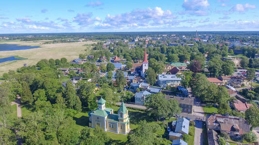 Haapsalu, 爱沙尼亚。夏季美丽的鸟瞰图