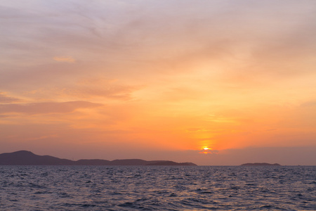 美丽的夕阳海面