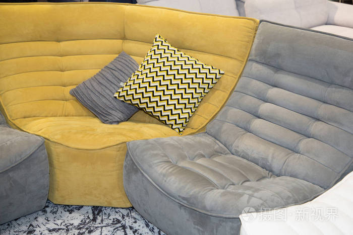家庭内饰客厅大角沙发一个黄色绿色灰色沙发