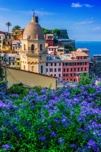 风景如画的 Vernazza 镇, 在 La 帕斯亚省, 意大利