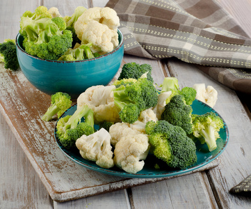 西兰花和菜花照片