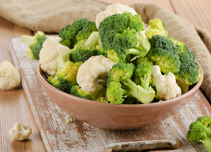 西兰花和菜花照片