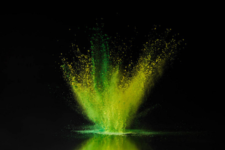 绿色和黄色洒粉爆炸黑色, 传统的印度节日的颜色