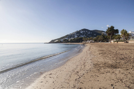 西班牙伊维萨北总区情报组圣 Eularia 的地中海海滩