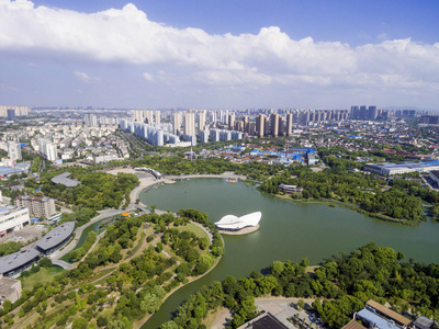 城市滨水建筑鸟瞰图图片