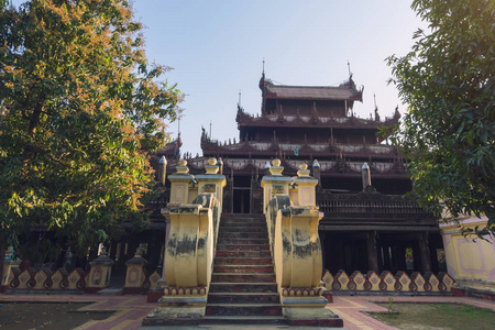丹瑞的外部看法在 Bin 修道院 佛教修道院 修造了 1895年, 曼德勒, 缅甸