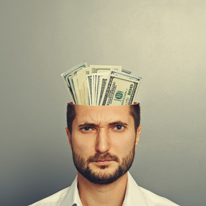 开车的有钱男人背景