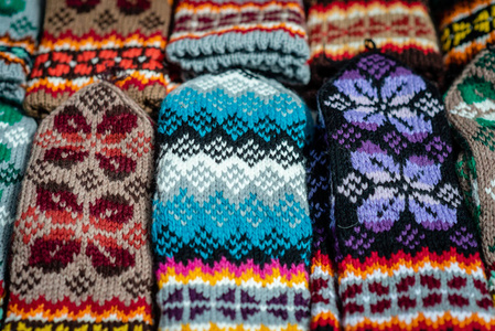 拉脱维亚传统针织羊毛手套和袜子
