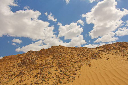 沙漠与沙丘图片-沙漠与沙丘素材-沙漠与沙丘插画-摄图新视界