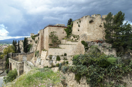 托尔托萨山上的中世纪城堡