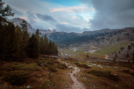 FanesSennesBraies 自然公园的意大利 dolomiti 在五彩缤纷的秋季