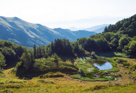 令人惊叹的山风景