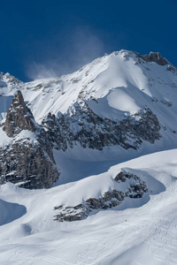 雪盖的山