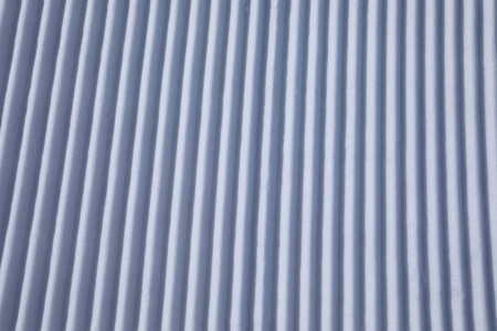 雪车的滑雪斜坡上的雪迹线图片