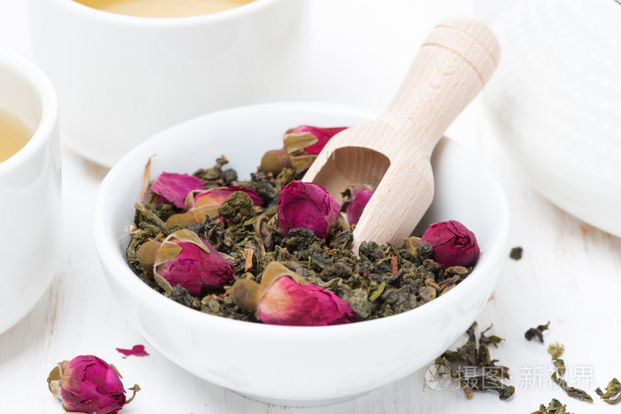 绿茶与玫瑰花蕾，特写