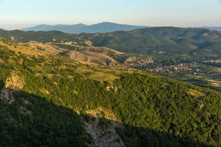 马其顿共和国 Probistip 地区 Osogovo 山日落景观