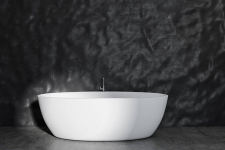 现代浴室内有粗黑墙混凝土地板和白色浴缸。3d 渲染模拟