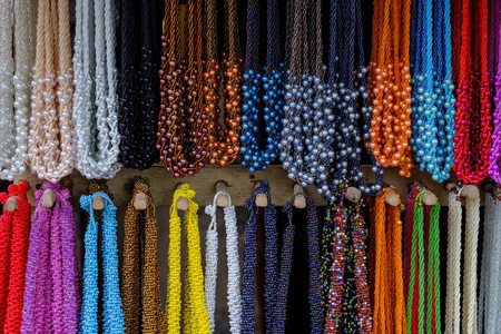 多彩多姿的珠子在市场上在亚洲