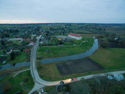 从立陶宛历史小城镇 Kraziai 的 dronw 看鸟瞰图